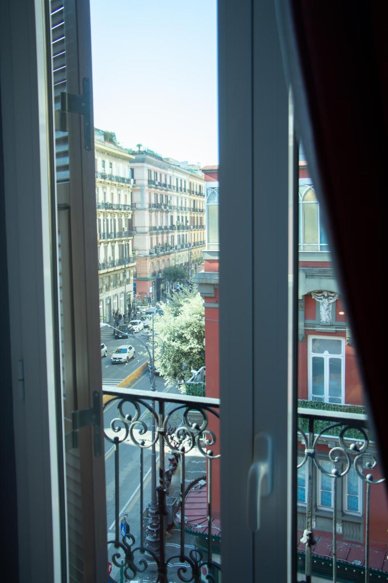 Beb Umberto I Napoli Hotel Exterior foto