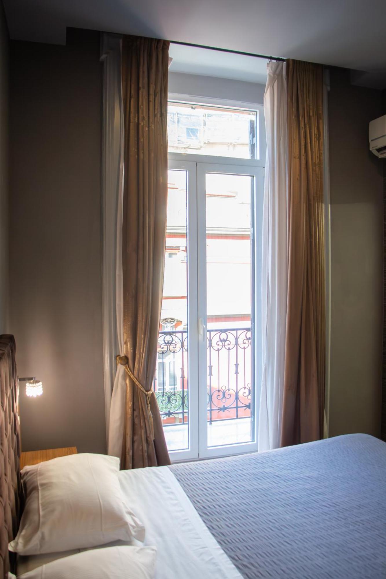 Beb Umberto I Napoli Hotel Exterior foto